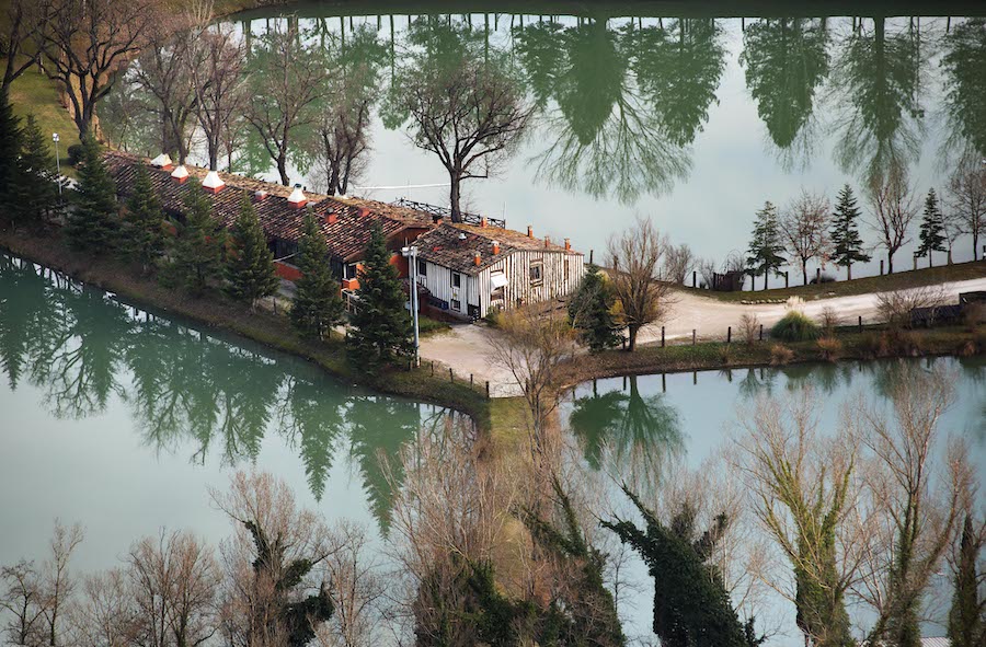 Urbino dei Laghi Ristorante_testo_tenutasantigiacomoefilippo