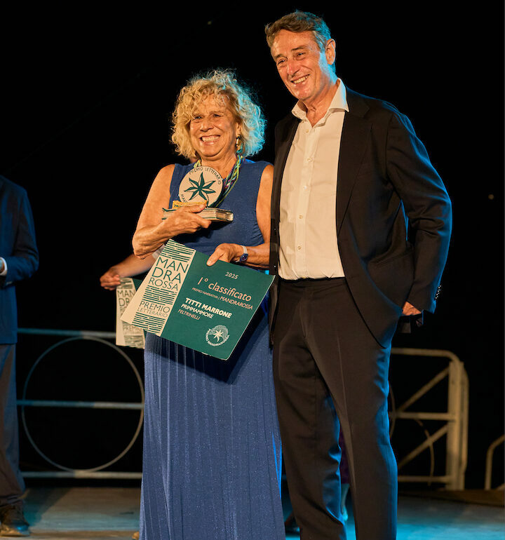Vincitrice mandrarossa_Premiazione_Titti Marrone e Giuseppe Bursi