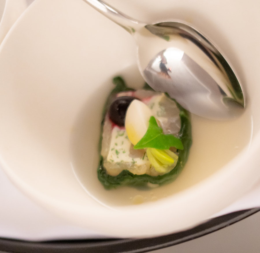 Consommé di sedano rapa, animelle,...