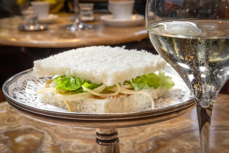 100 anni tramezzino_evidenza_IL BARONETTO_ph. Davide Dutto_Courtesy Caffè Mulassano_9