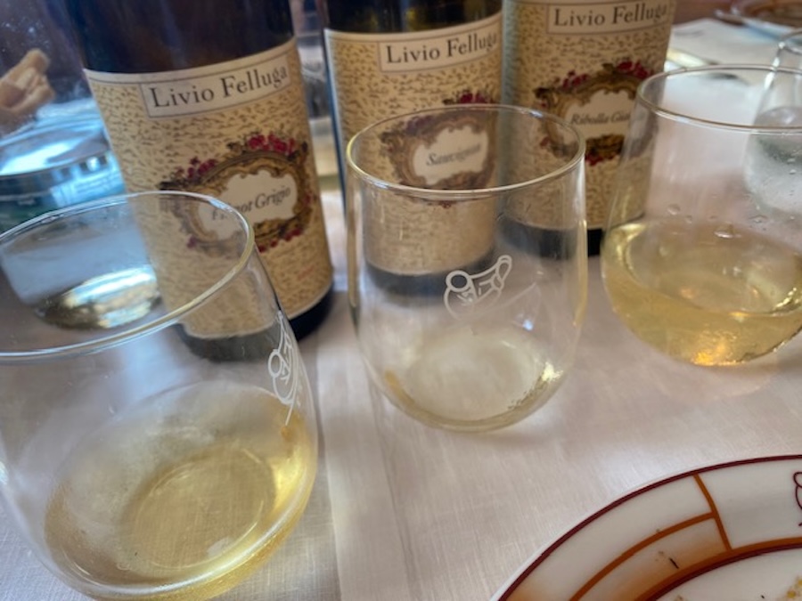 I tre bianchi serviti all'Harry's Bar_livio felluga_testo